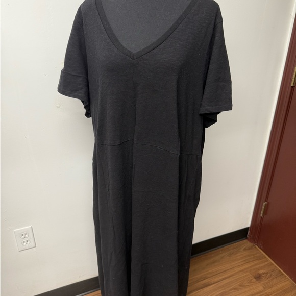 Black V-Neck Maxi Dress - Torrid Plus Size 3 - Picture 1 of 4